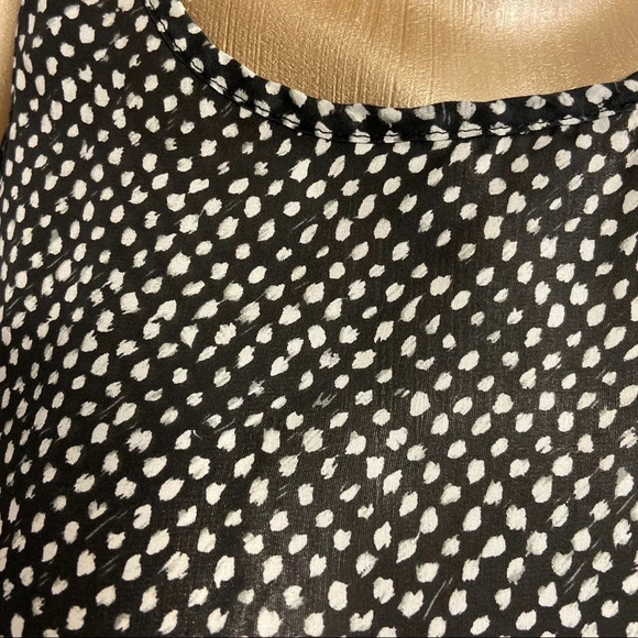 Club Monaco women’s silk patterned tank top in size x-small - Picture 3 of 6